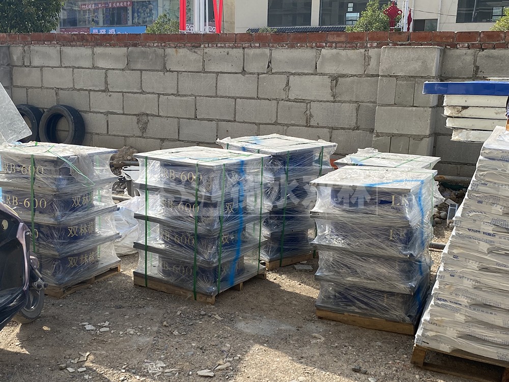 建筑圆形铅芯橡胶隔震支座生产厂家